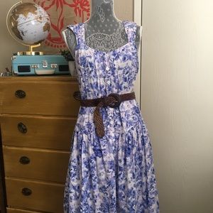 Adorable Vintage Dress 🌿